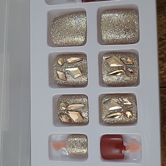 Rhinestone & Glitter Press on Toenails - Picture 8 of 12